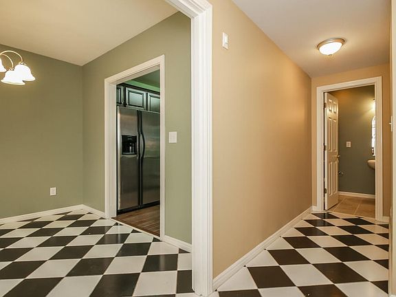 10420-Monticello-Forest-Cir-04