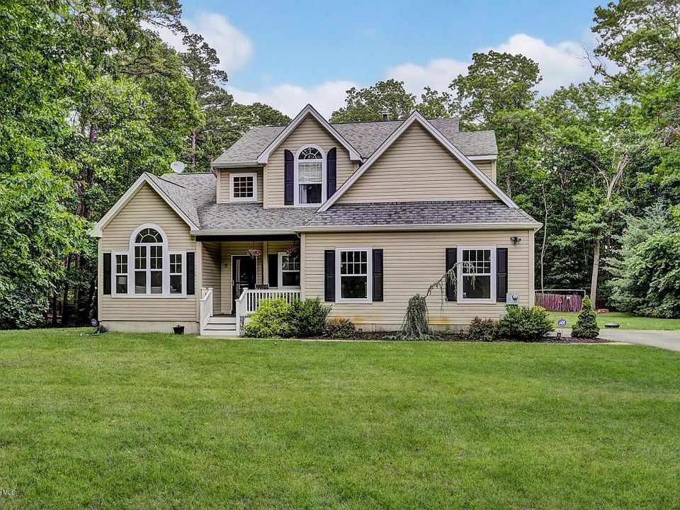 1st image of 5 Country Woods Dr
