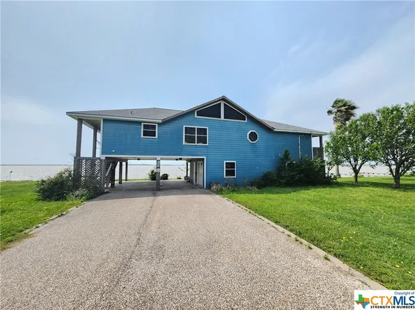 1440 W Bayshore Dr, Palacios, TX 77465