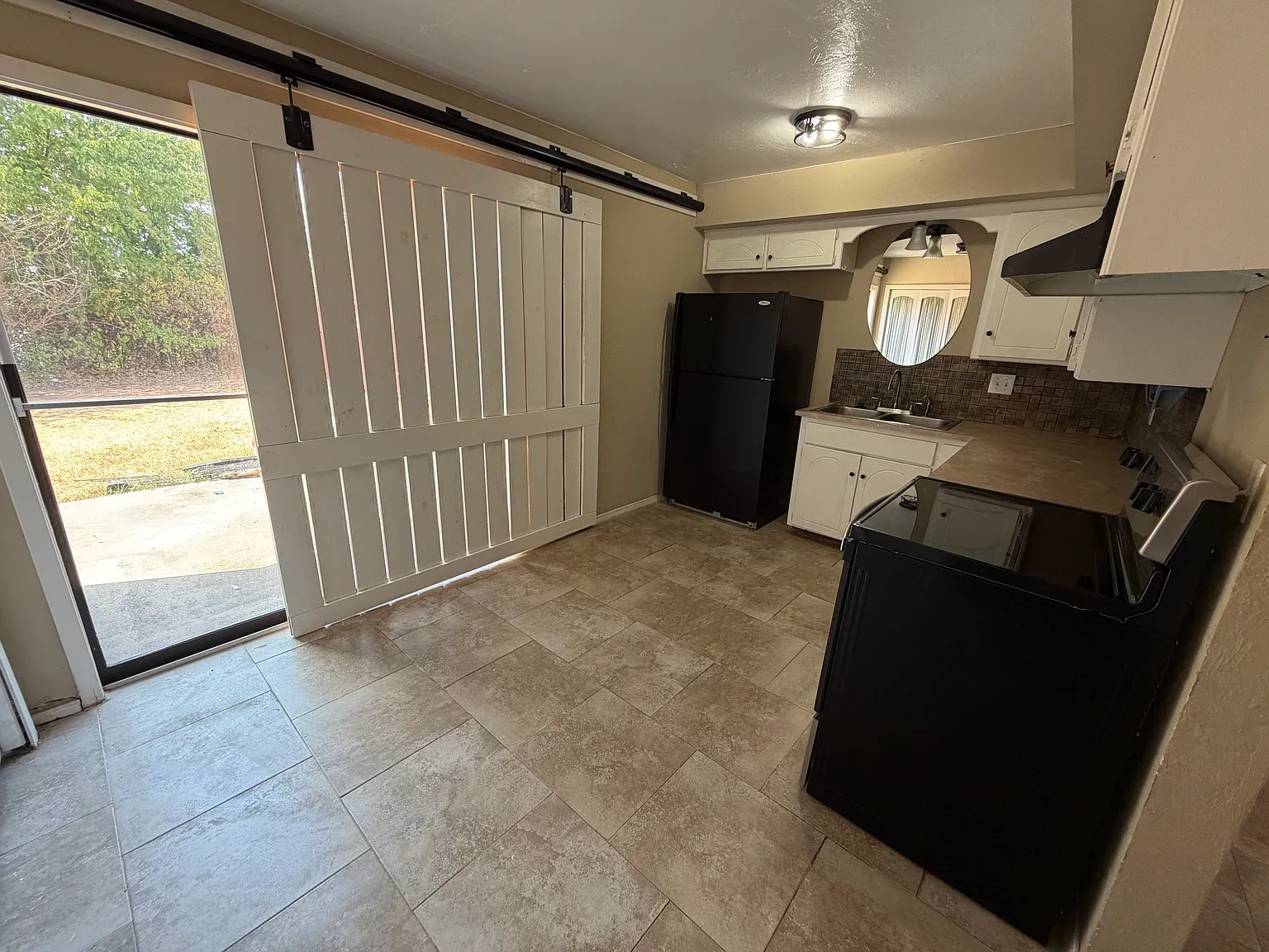 2 bed, 1000 sqft, $995 — Photo 4