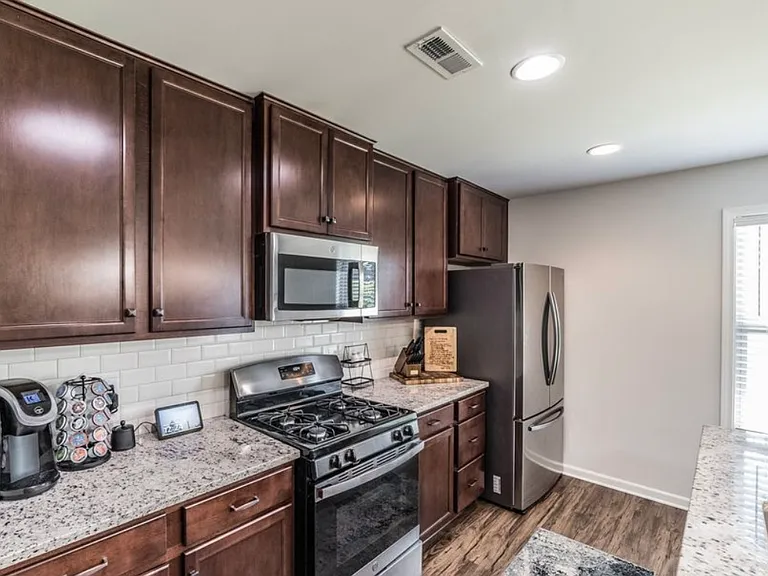 212 Hydra Cir — Photo 14