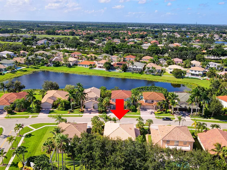4006 Bahia Isle Cir — Photo 37