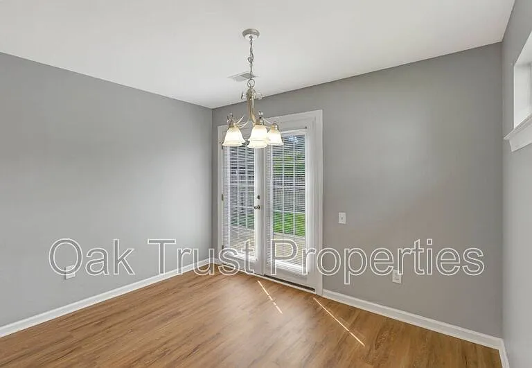 4834 Habersham Ln — Photo 7