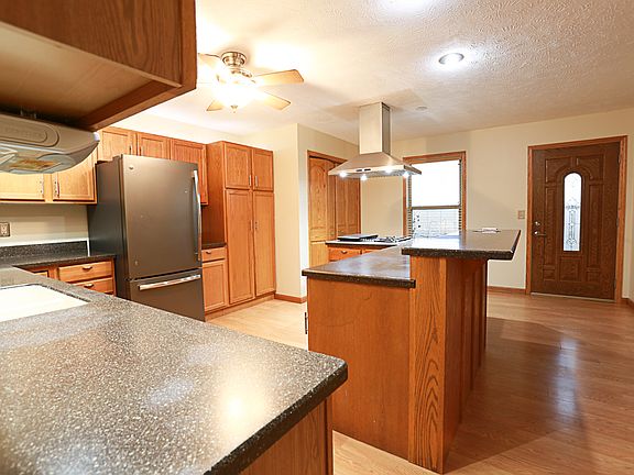 4th image of 1812 Park West Dr