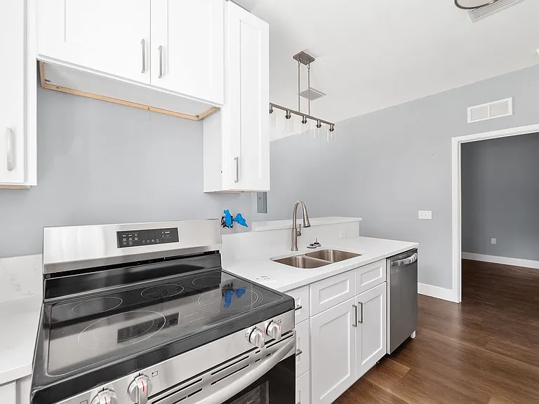 426 NW 3rd Ave — Photo 8