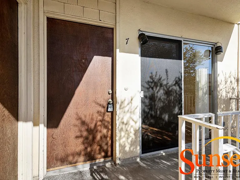 1539 Grand Ave #7 — Photo 11