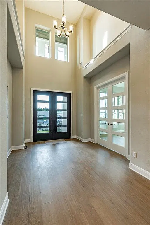 5 bed, 5.5 bath, 4656 sqft, $6,800 — Photo 4