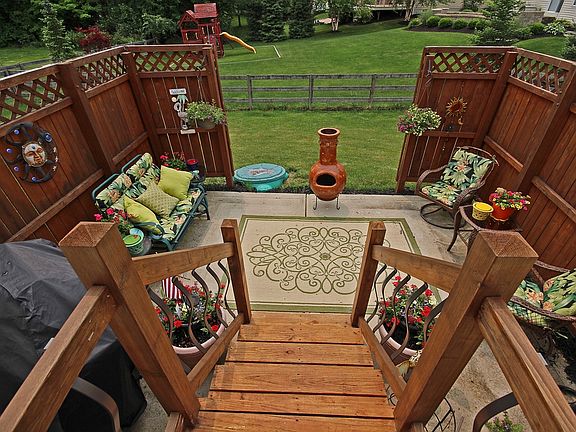 5th image of 2988 Abbey Knoll Dr