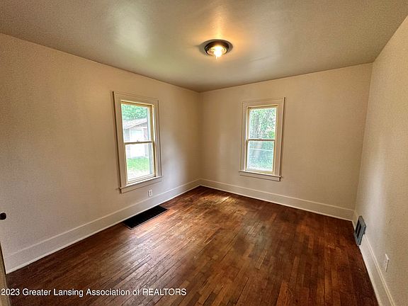 5th image of 3417 Lowcroft Ave