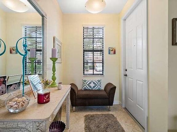 4th image of 174 W Astor Cir