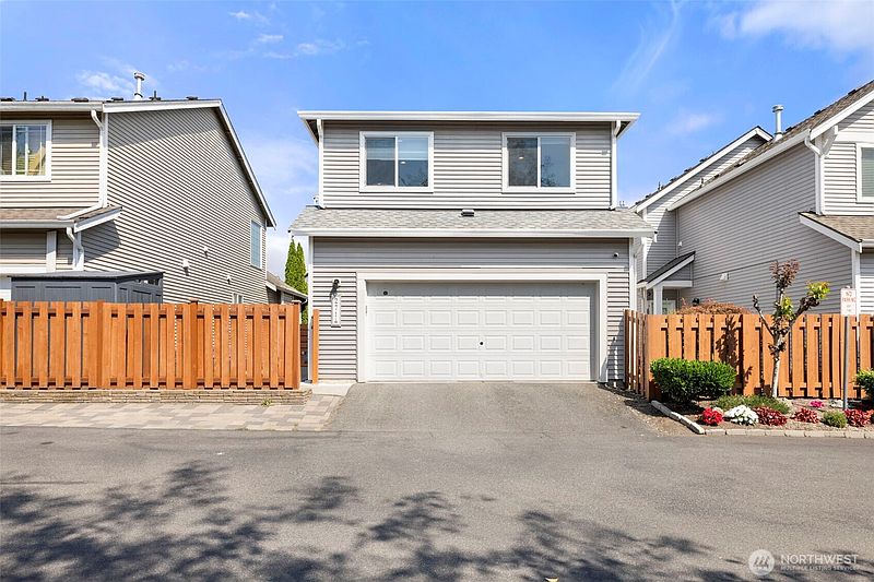 2nd image of 2714 84th Drive NE