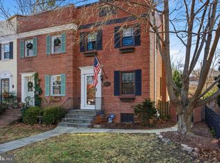 1120 Powhatan St, Alexandria, VA 22314