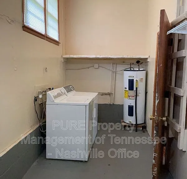 3912 Hydesdale Ln — Photo 9
