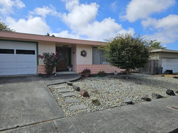 4378 Roberts Dr, Eureka, CA 95503