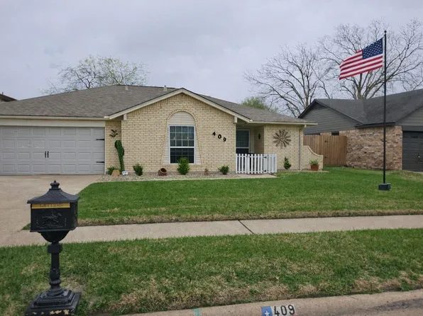 409 N Travis St, Deer Park, TX 77536