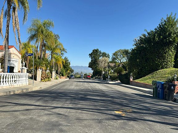 5th image of 4300 Gayle Dr