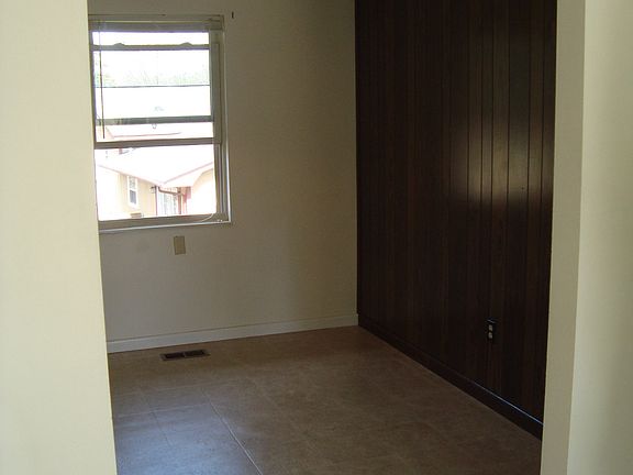 Kitchen Dining Area