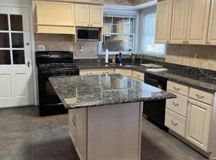 79 Friar Ln, Clifton, NJ 07013