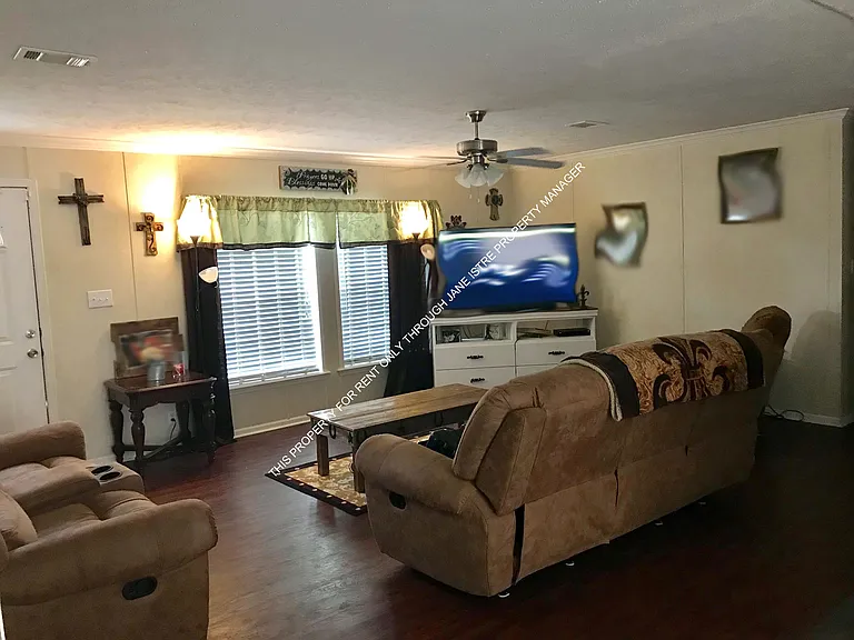 1618 Bowie St — Photo 5