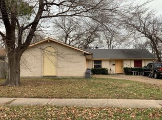 906 Ravencroft Dr, Garland, TX 75043