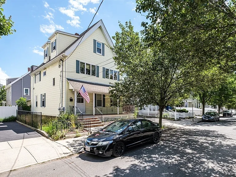 18 Chestnut St #1 — Photo 16