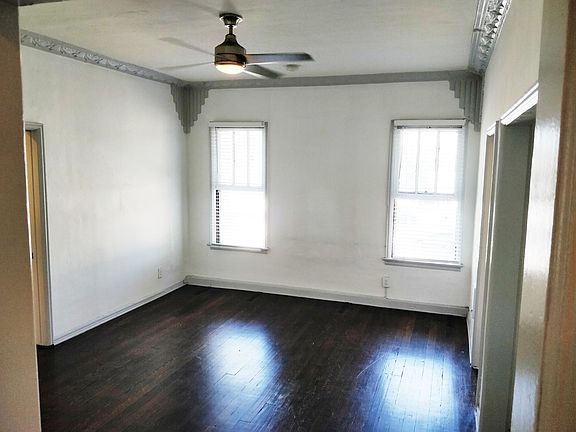 3rd image of 808 S Hobart Blvd APT 202