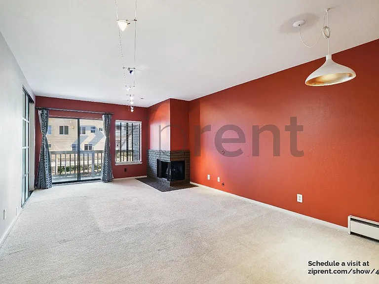 1350 California St #304 — Photo 2