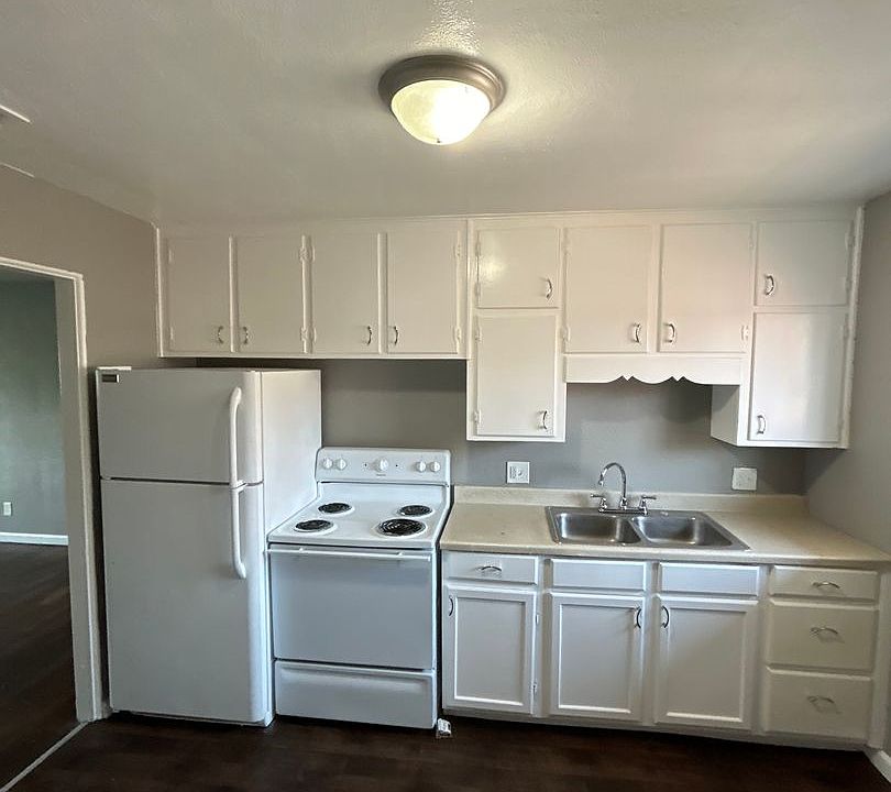 1st image of 1054 Forest Ct APT 17