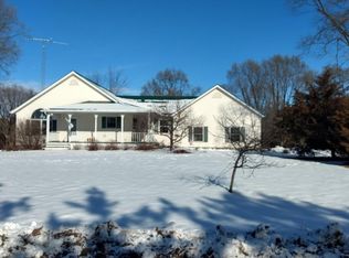 S2893 Alfred Dr, Fountain City, WI 54629