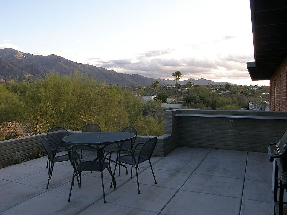 2nd image of 5945 N Camino Esplendora