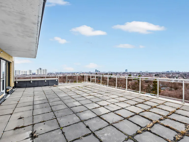 2500 Bathurst St — Photo 18
