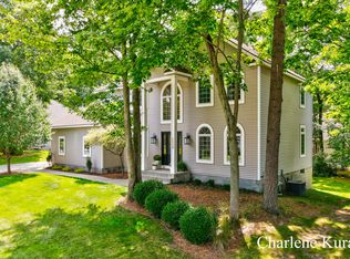 2339 N Hilltop Dr, Muskegon, MI