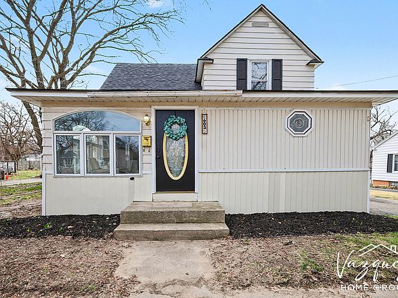 4th image of 603 W Maple St