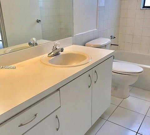 5th image of 500 NE 2nd St APT 208