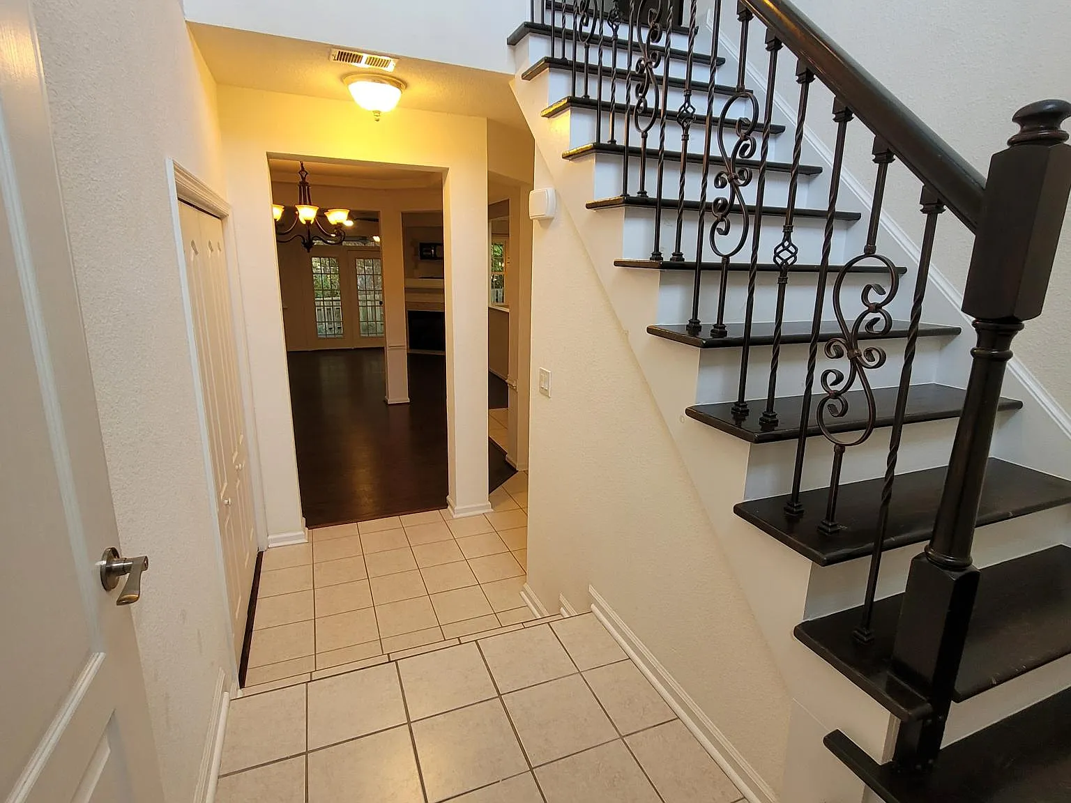 3 bed, 1717 sqft, $2,100 — Photo 2