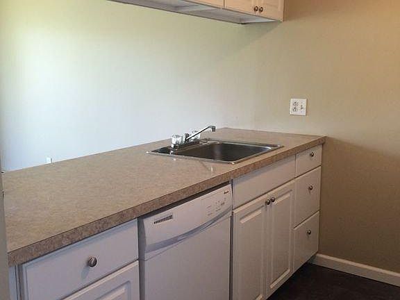 3rd image of 49 Denrose Dr APT 2