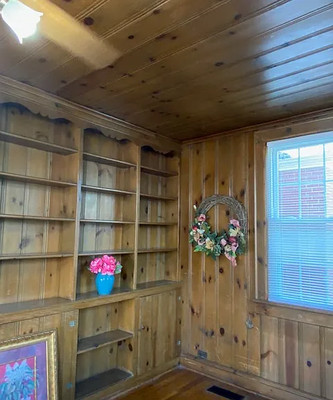 Den office area off living room.