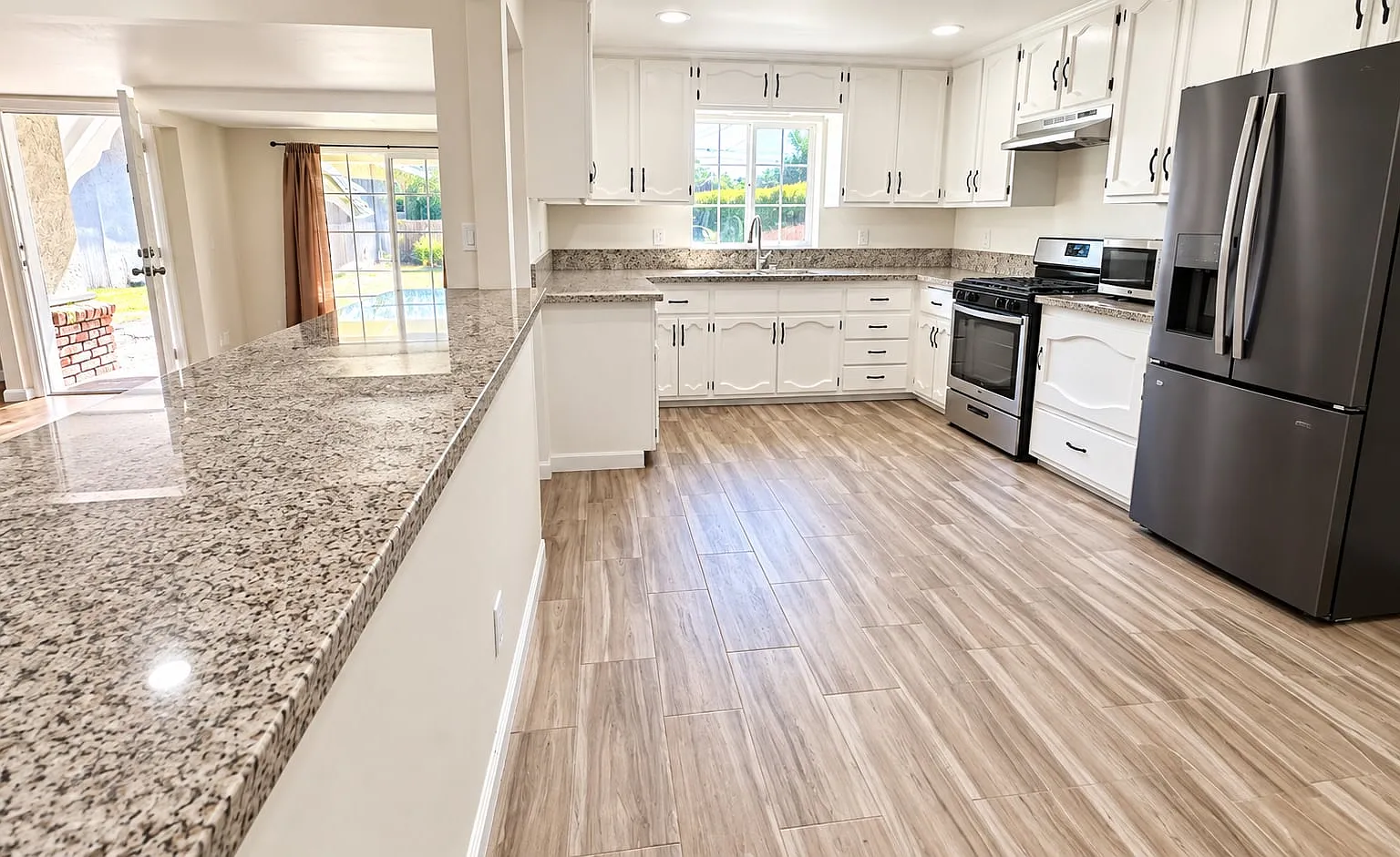 4 bed, 2100 sqft, $3,850 — Photo 3