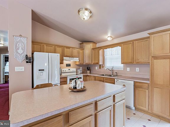 5th image of 27945 Cedar View Ct