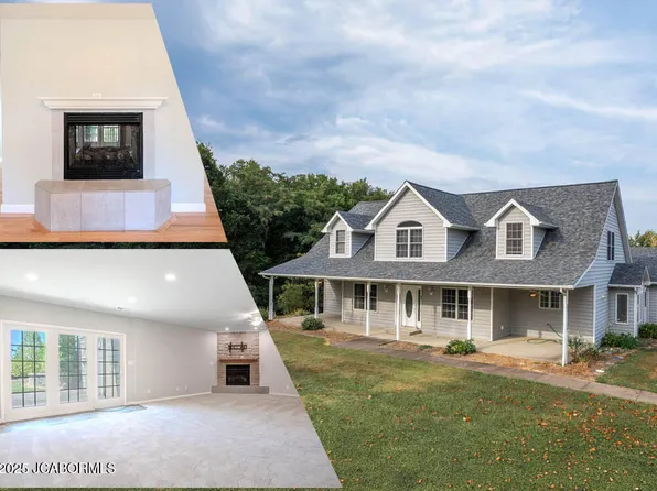 208 S Greenway Dr, Holts Summit, MO 65043