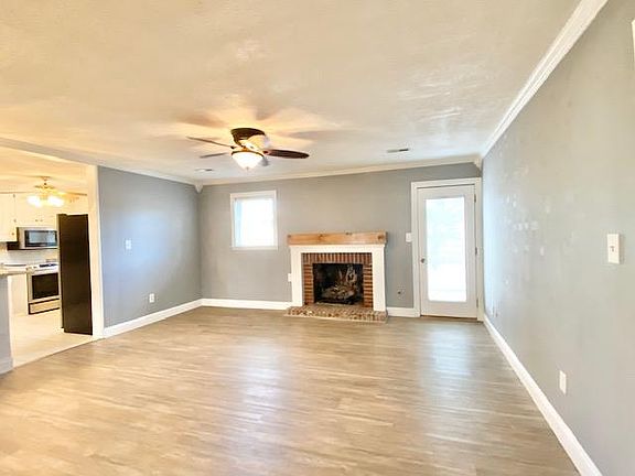 5th image of 708 Godfrey Dr