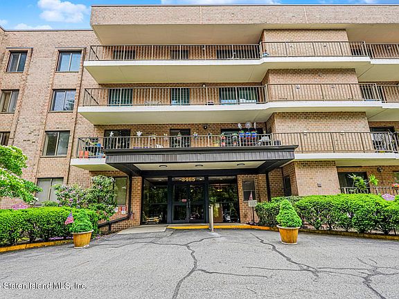 2nd image of 3465 Amboy Rd APT 4D