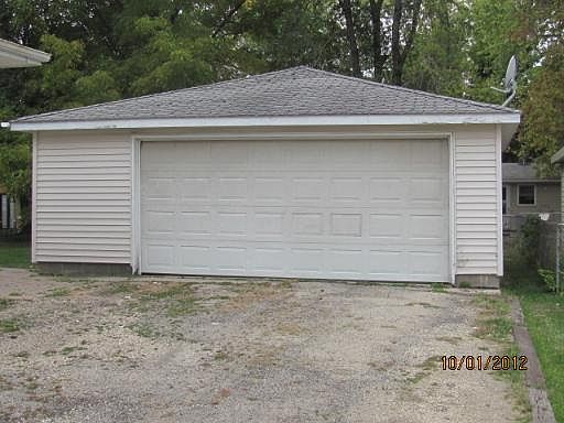 3rd image of 201 Cotton Ave