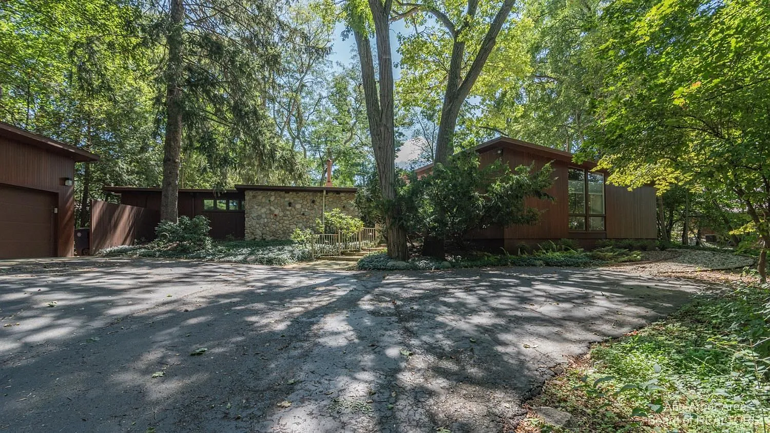 2998 Geddes Ave photo 1