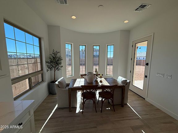 3rd image of 1081 E PEACH TREE Drive