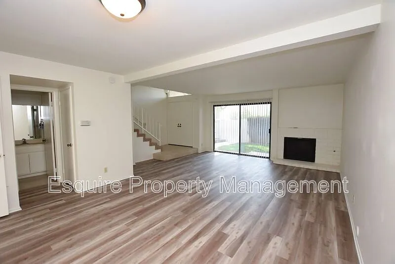 3 bed, 2.5 bath, 1536 sqft, $3,695 — Photo 4