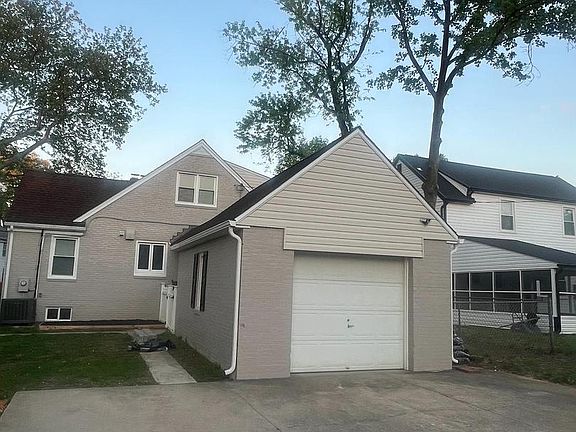 5th image of 401 Forest View Rd
