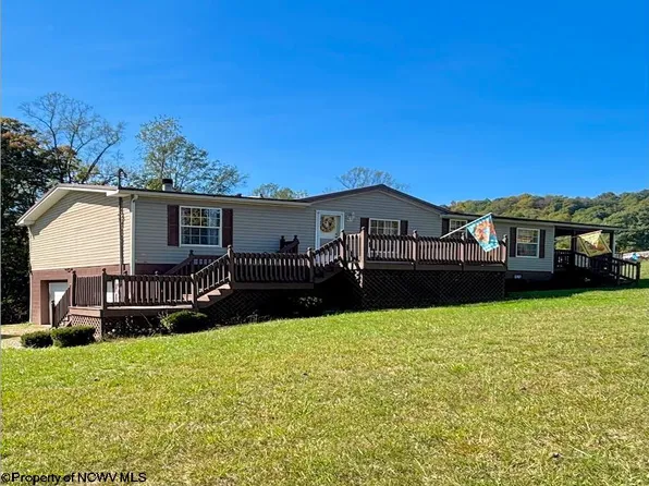 53 Brummage Cemetery Rd, Fairmont, WV 26554