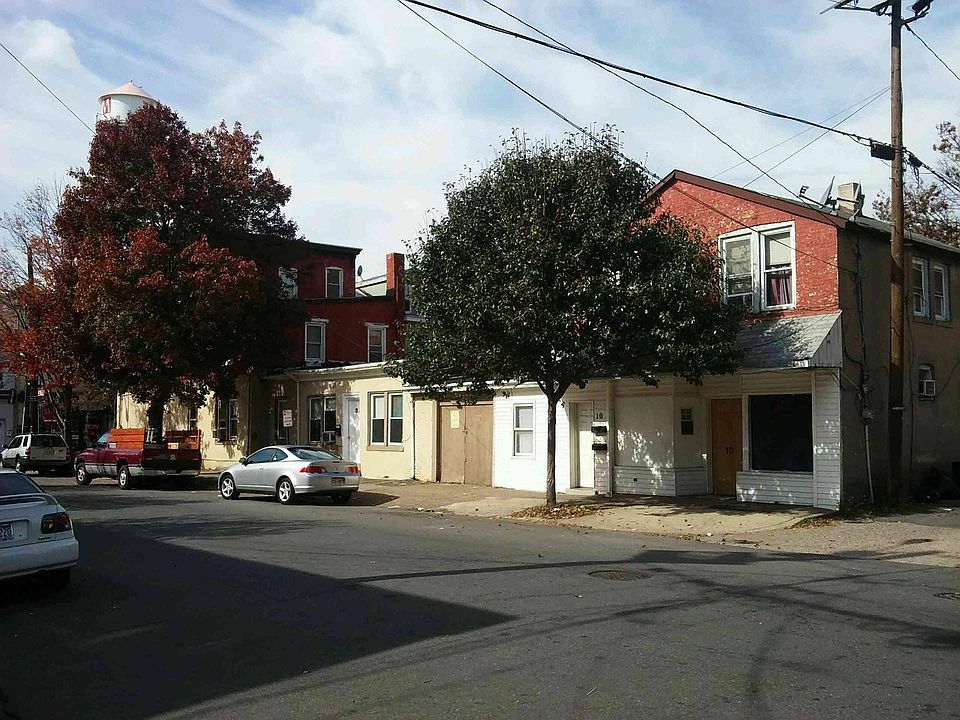 2nd image of 556 South Clinton Ave