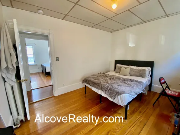 (undisclosed Address), Somerville, MA 02143